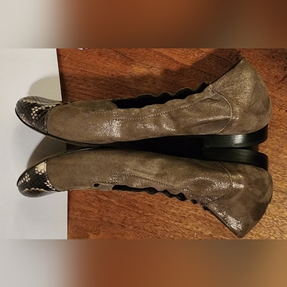 AGL Attilio Giusti Leombruni Bronze leather and reptile flats - Picture 4 of 6